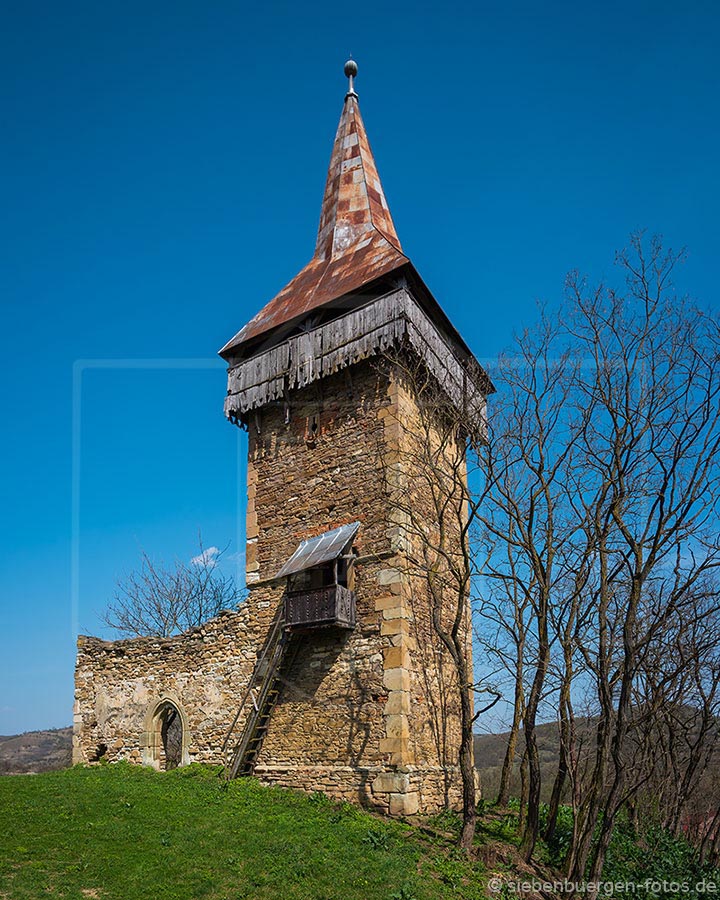 moritzdorf morut nordsiebenbuergen noesnerland kirchenruine kirche kirchenturm