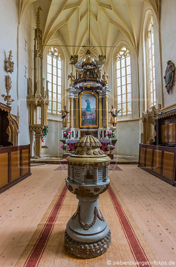 meschen mosna altar evangelische kirche kirchenburg innanansicht