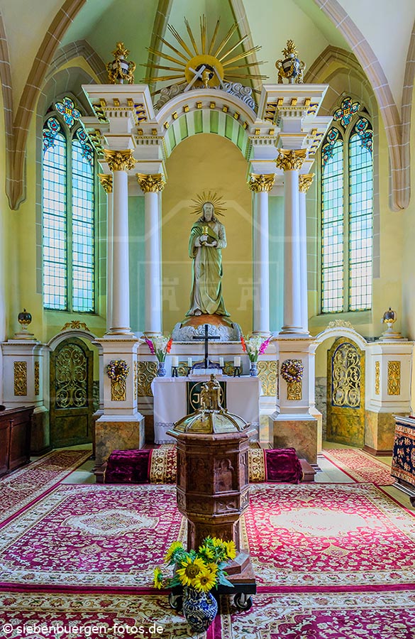 saechsisch-regen reghin innenansicht evangelische kirche altar